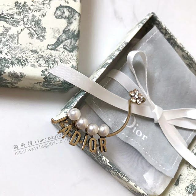 Dior飾品 迪奧經典熱銷款JADIOR系列珍珠花朵耳骨夾 耳環  zgd1032